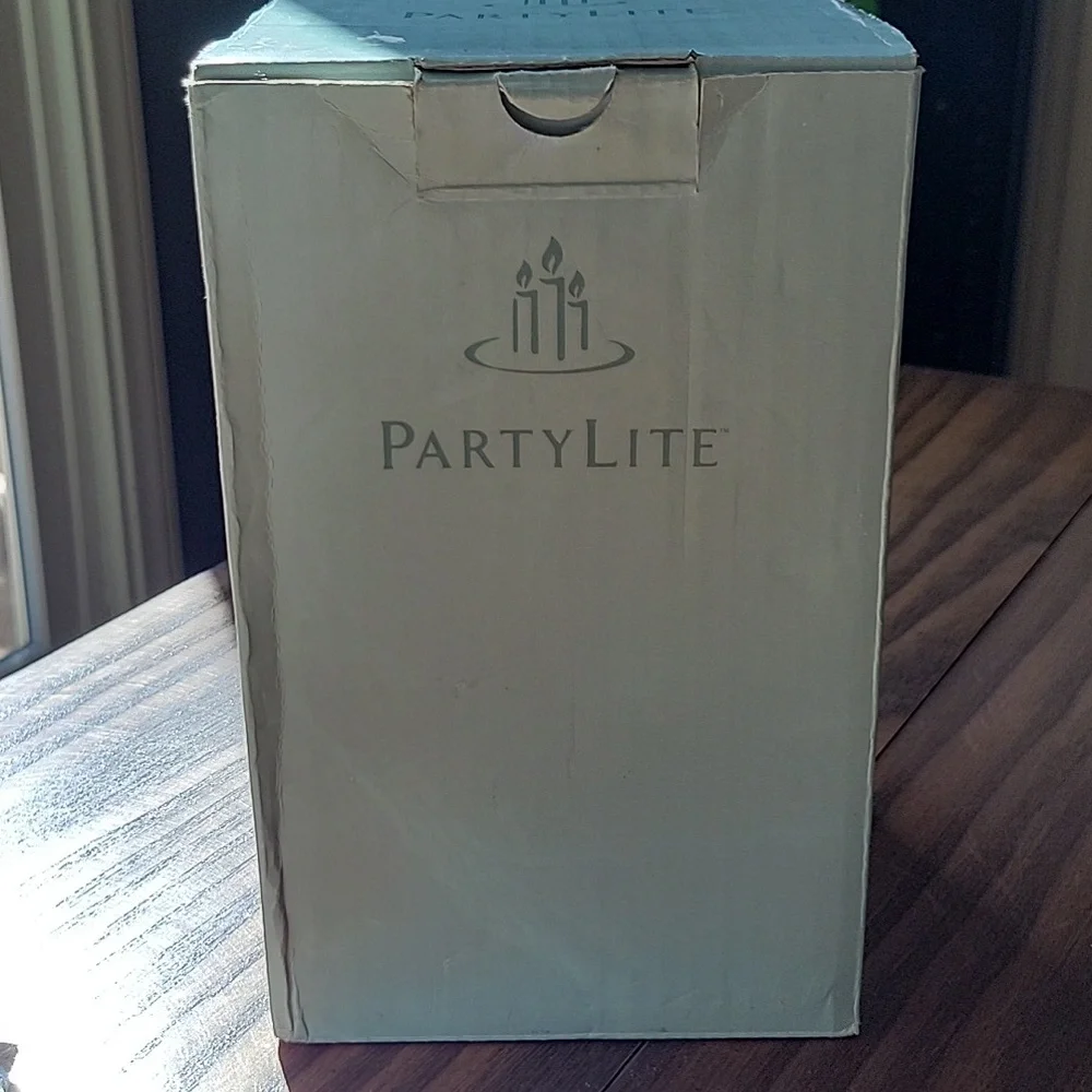 PARTYLITE P7374  7" 24% Lead Crystal Prism Pedestal Candle Holder - Picture 11 of 11